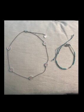 Pura Vida Daisy Choker Necklace and Beaded Bracelet